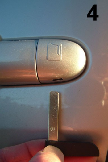 Pic 4 Partially insert the emergency key into the slot